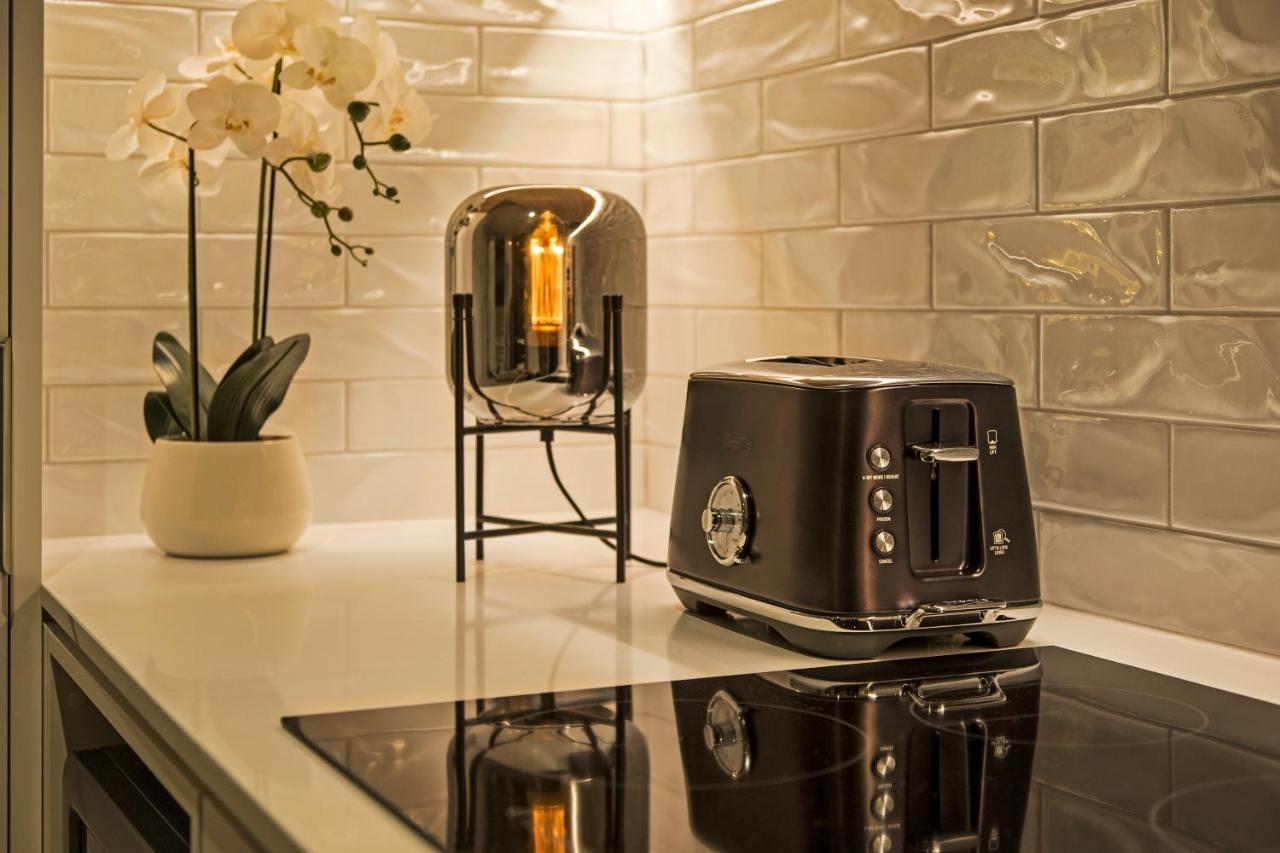Funk In The City - Luxury Laneway Apartment With Single Garage クライストチャーチ エクステリア 写真